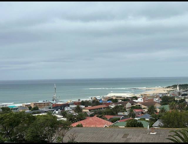 2 BEDROOM APARTMENT FOR SALE IN JEFFREYS BAY CENTRAL